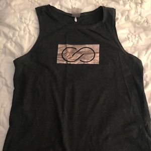 Carrie Underwood workout tank top